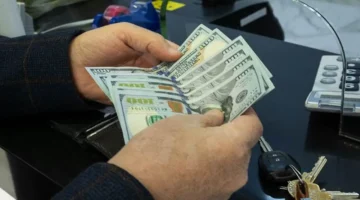 عطلة عيد الميلاد.. أسعار الدولار في العراق تسجل مستويات جديدة بمنتصف الأسبوع